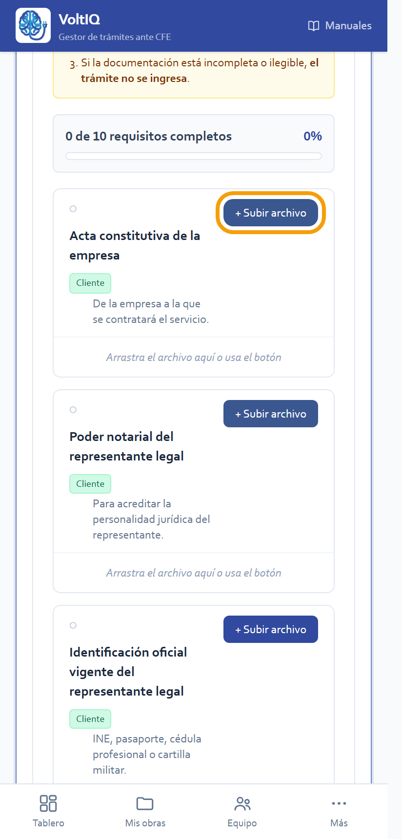 El botón «+ Subir archivo» de un requisito